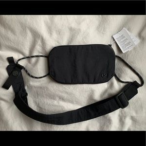 LULULEMON | Black Pop it Off Crossbody